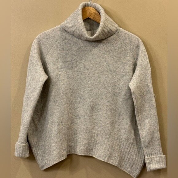 Aritzia Community Sweater Wool Yak Turtleneck Oversized Neutral Gray Size XS - Picture 4 of 12